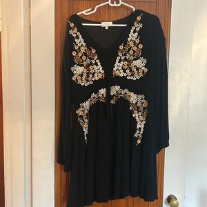 Dress - long sleeve - mid length - black with floral embroidery- Bohme - size XL